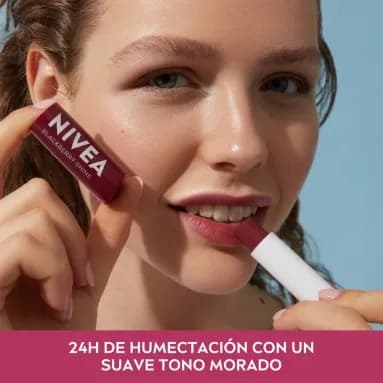 NIVEA Protector Labial Humectante Blackberry Shine x 4,8grs.