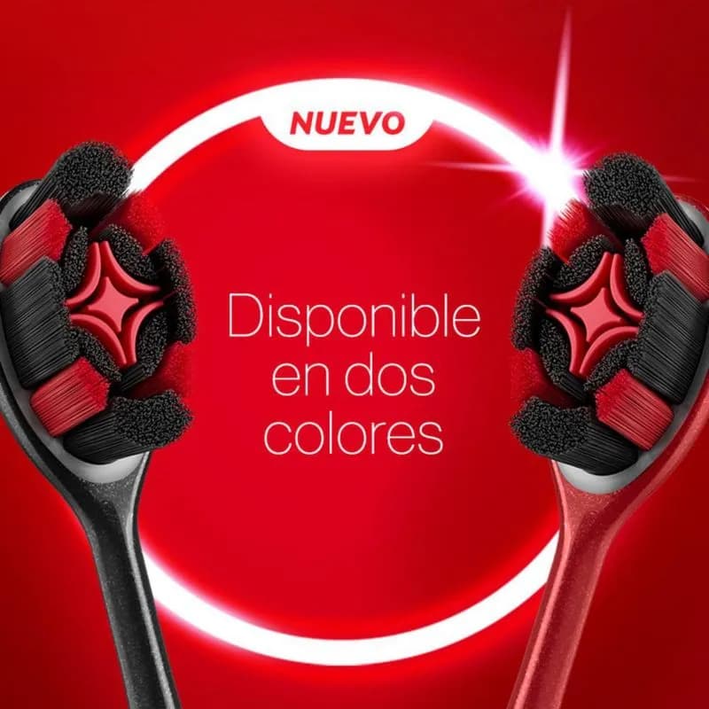 Cepillo de Dientes Colgate Luminous White Charcoal Cerdas Suaves x 2 un