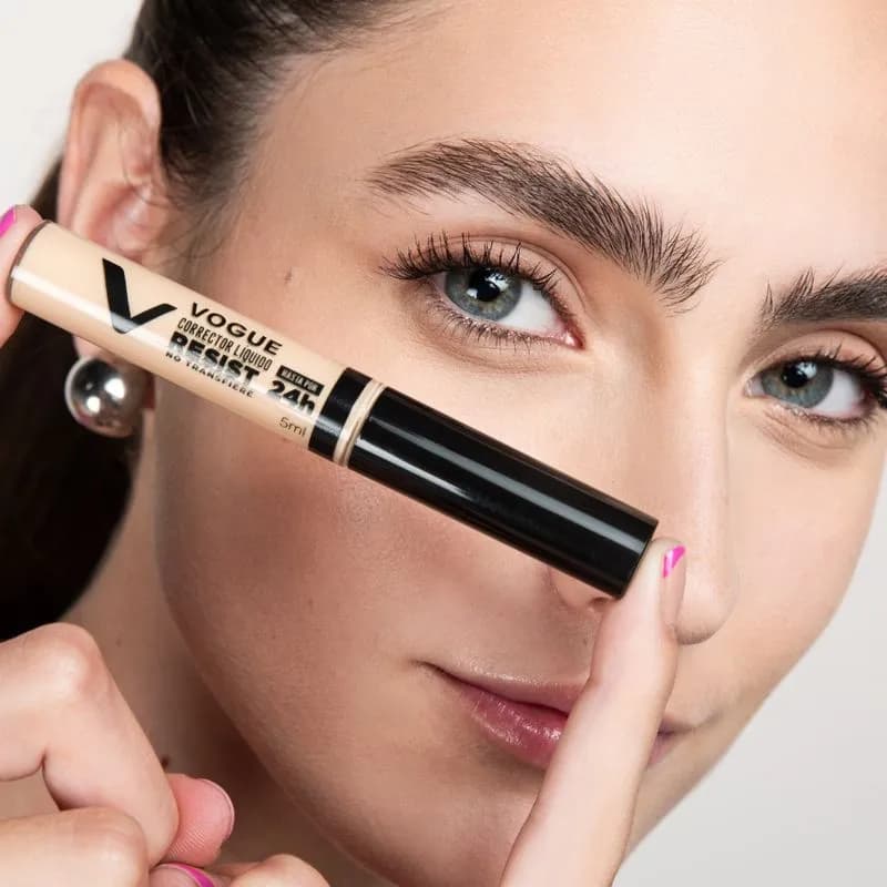 Corrector de Ojos Liquido Vogue Resist Tono Petalo
