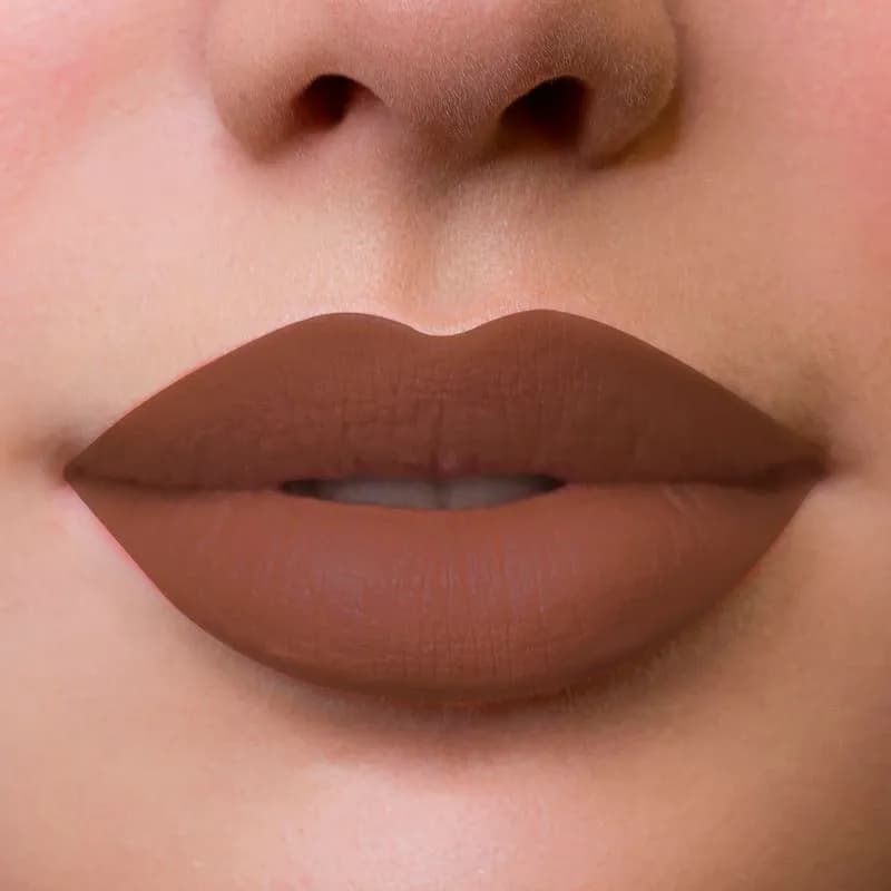Labial Líquido Vogue Resist Tono Misteriosa
