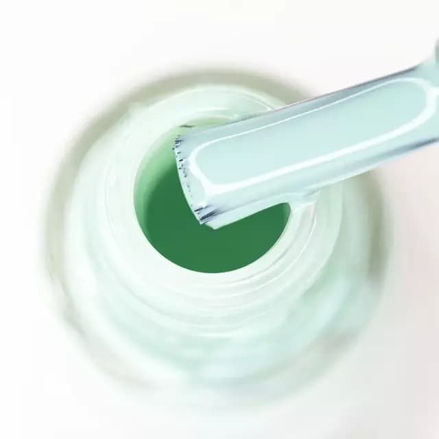 Risque Esmalte De Uñas Cremoso Color Menta.liza x 8ml.